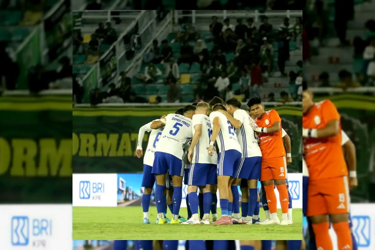 Pemain PSIM Yogyakarta beraksi di Stadion Sultan Agung Bantul