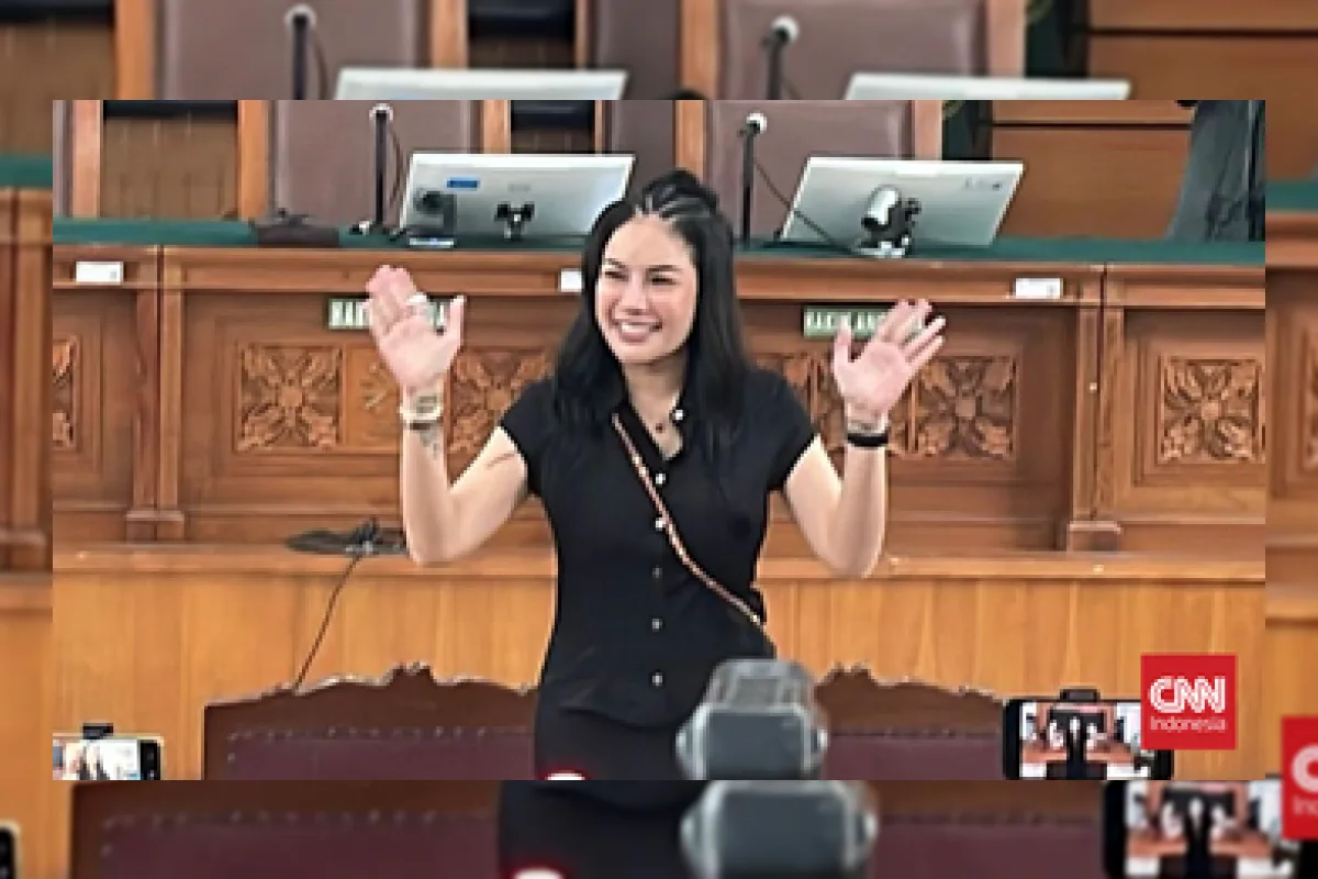 Nikita Mirzani menyapa penonton film Beautiful Pain lewat video dari Rutan Pondok Bambu