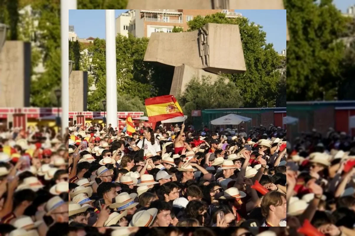 Suasana jalanan Barcelona dengan wisatawan dan bangunan hunian