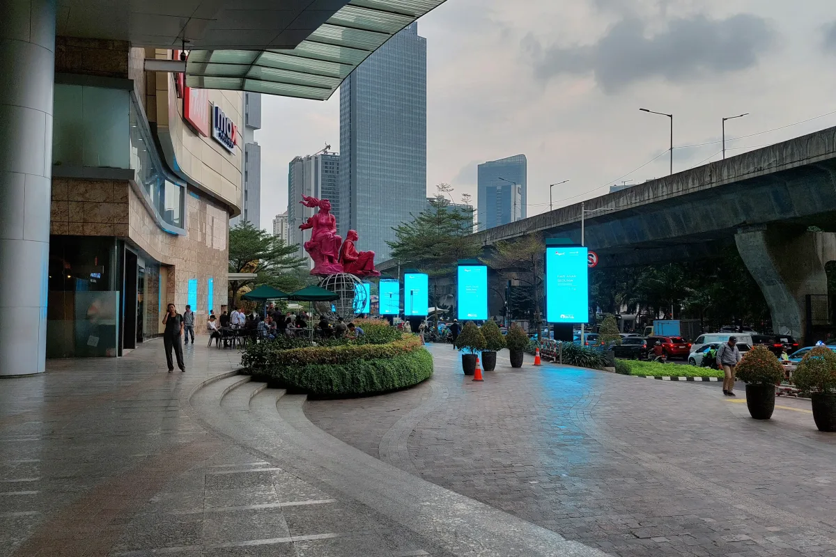 Flyer Viral di Mall Jakarta Isinya Apa Saja? Bentuknya Seperti CV, Benarkah Singgung Pelakor?