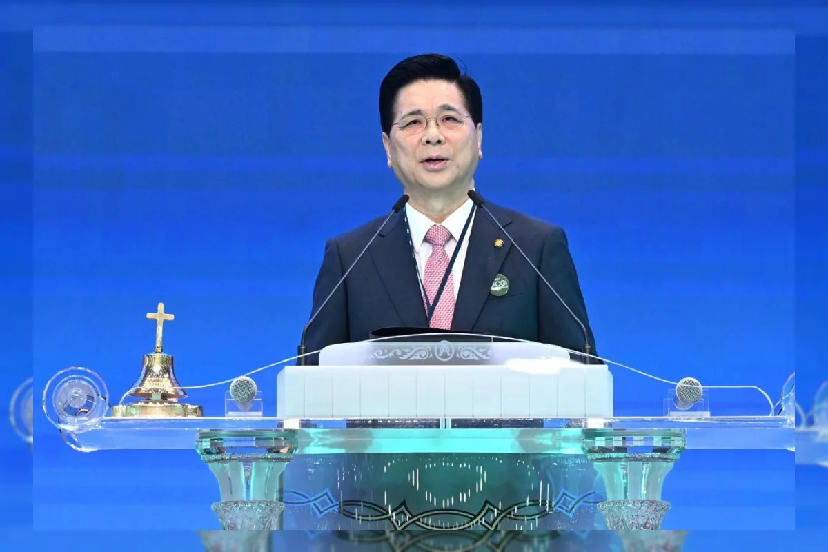 Suasana ibadah dan doa dalam konferensi gereja di Seoul