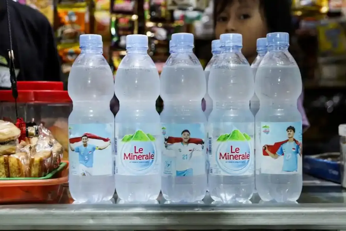 Logo di Pembatas Jalan Bukan Sponsorship: Le Minerale Bantah Terlibat Video Aksi di Bundaran HI