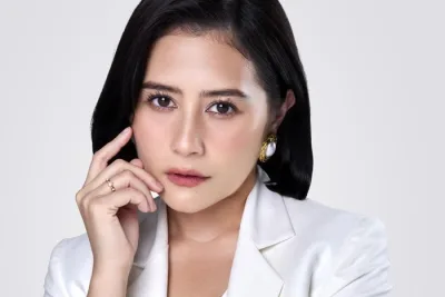 Ditulis 'Bestie' di Foto Irenna Kristyn, Prilly Latuconsina Malah Bingung: Mengaku Tak Kenal, Cuma Dimintai Foto di Thailand