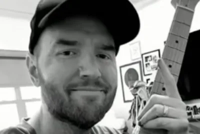 Kabar Duka Dunia Musik: Gitaris New Found Glory, Chad Gilbert, Tutup Usia di 45 Tahun Usai Perjuangan Panjang Melawan Kanker Langka