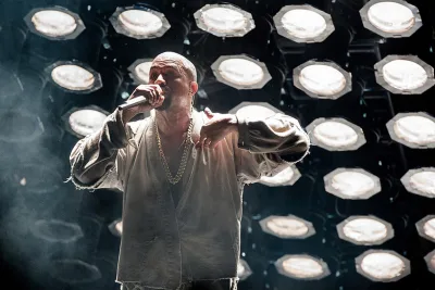 Habis sampai Rp50,9 Juta demi Semalam di GBK: Cerita Dua Fans Asing di Konser Kanye West