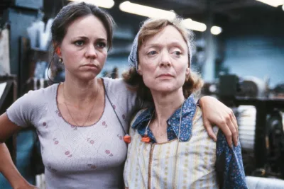 Dari Kaluna si Sandwich Generation sampai Buruh Pabrik 1979: 7 Film tentang Perempuan Pekerja yang Tangguh