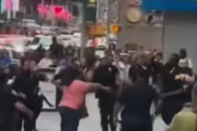 Tragedi Berdarah di Times Square 2026: Wakil Presiden Bank of America, Erin Piacenti, Tewas dalam Penusukan Acak, Keamanan Korporat AS Kembali Disorot