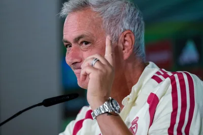 Ditanya soal Yamal, Mourinho Menolak Keder: Kedua Tim Penuh Pemain Kelas Dunia, Katanya Jelang El Clasico