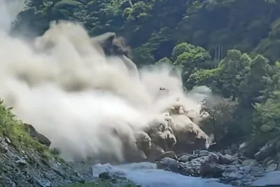 Tragedi 'Tsunami Daratan' di Perbatasan Nepal-Tibet: 1.300 Orang Hilang, Ratusan Turis Asing Terjebak
