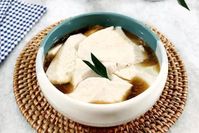 Lembutnya Seperti Puding Sutra, Tahok Kuah Jahe di Pasar Gedhe Solo yang Antreannya Mengular sejak Pagi