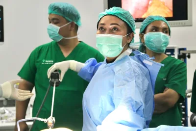 Teknologi Bedah Robotik, Siapa yang Sebenarnya Beroperasi, Robot atau Dokter?