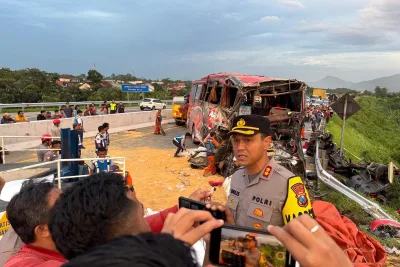 Kecelakaan Suporter PSS Sleman di Tol Madiun: Kronologi, 4 Tewas, Persebaya Kenang dengan Pita Hitam