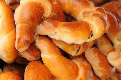 Mau Bawa Pulang Roti dari Batu? Ini 6 Bakery dari yang Rotinya Rp6 Ribuan sampai Spesialis Dessert Mungil