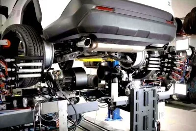 Robot AI Ganti Ban Mobil: Ancaman Gaji Rp250 Ribu Per Jam?
