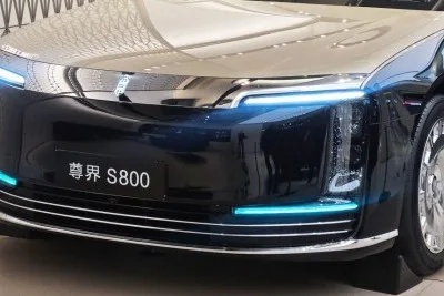 Lampu Biru Otonom: Tren Mercedes, Disempurnakan di China