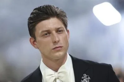 Tom Francis Dikabarkan Ikut Audisi James Bond, Akankah Jadi Agen 007?