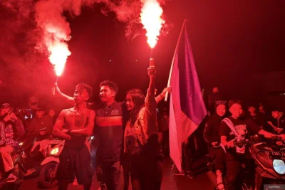 Ribuan Bobotoh Padati Flyover Pasupati Rayakan Kemenangan Persib