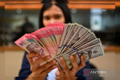 Rupiah Melemah ke Rp17.630 per Dolar AS pada Senin Pagi