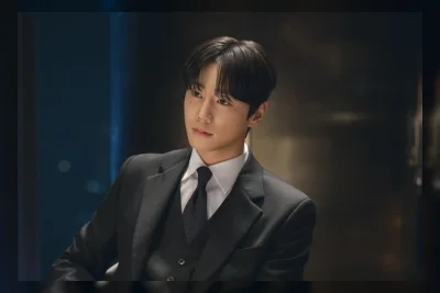 Lee Jun Young Ungkap Tantangan Perankan Karakter Bertukar Jiwa di Drama "Reborn Rookie"