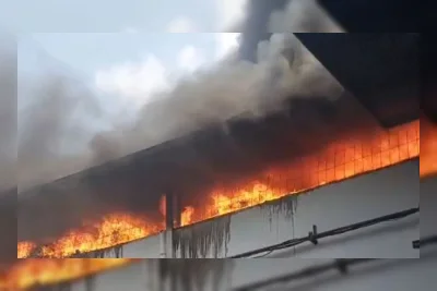 Gudang Plastik di Jakarta Barat Terbakar, 19 Unit Damkar Dikerahkan