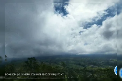 Gunung Semeru Erupsi Disertai Awan Panas, Status Siaga