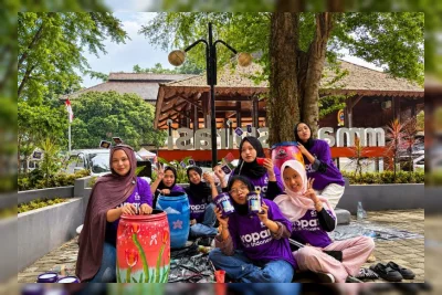 Lomba Lukis Tong Sampah di Cimahi Ajak Warga Peduli Lingkungan