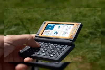 Mengenal Orion PDA: Gadget Tanpa Internet Bertenaga Surya
