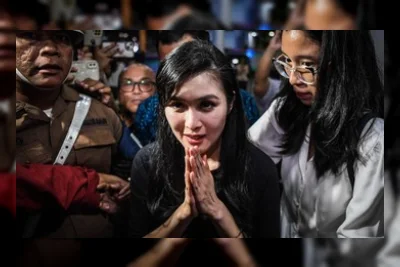 Tas Mewah Sandra Dewi Ludes Dilelang, Mobil Sport Menyusul
