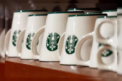 Warga Korea di AS Kirim Protes ke Starbucks soal 'Tank Day'