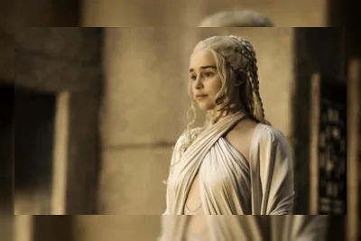 Emilia Clarke Bantah Gaji Fantastis dari Game of Thrones