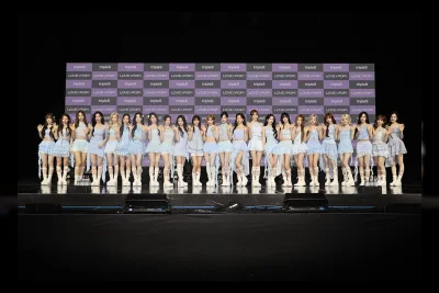 TripleS Kembali dengan 24 Member dan Lagu untuk Gadis yang Ragu pada Diri Sendiri