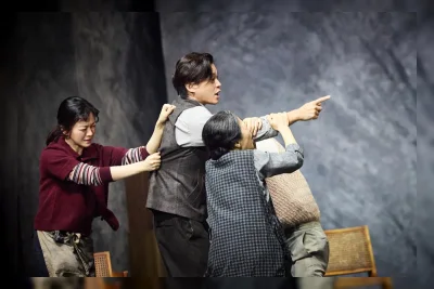 Dua Pementasan 'Uncle Vanya' di Seoul, Cerminan Perjuangan Pria Korea