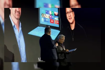 Momen Bersejarah di Computex: ARM CEO Beri Nvidia CEO Surface RT sebagai Simbol Kolaborasi Windows ARM