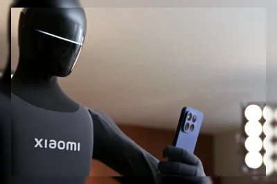 Xiaomi Perlihatkan Robot Humanoid Ambil Foto Pakai Xiaomi 17T Pro
