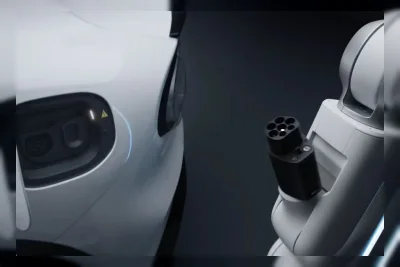 Xiaomi Perkenalkan Lengan Robot Isi Daya Mobil Listrik Otomatis