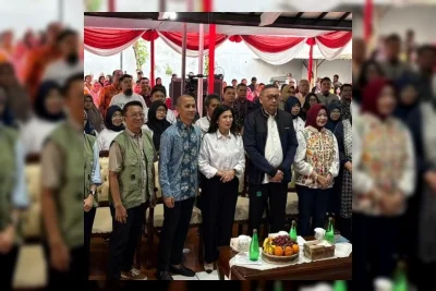 Komdigi dan Kemensos Uji Coba Digitalisasi Bansos di Surabaya