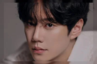 Lee Jun-young Wajib Militer 21 Juli, Tinggalkan Banyak Proyek