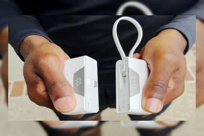 Power Bank Unik Ini Bisa Dibelah Jadi Dua untuk Berbagi Daya dengan Teman