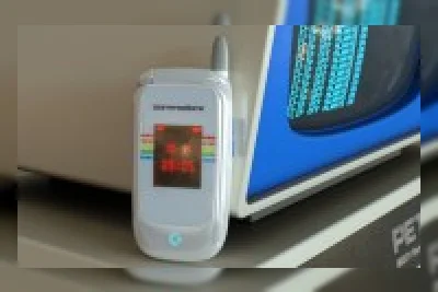 Commodore Luncurkan Callback 8020, Ponsel di Antara Ponsel Bodoh dan Pintar