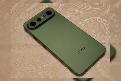 Vivo X500e Dikabarkan Bawa Snapdragon 8-series, Kamera Zeiss, dan Desain Baru