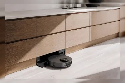 LG RONi: Robot Vacuum dengan Sistem Uap Ganda 100°C Pertama di Dunia