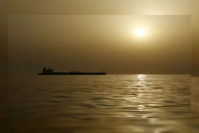 Lalu Lintas Minyak di Selat Hormuz Melonjak, AS Kirim 10 Juta Barel per Hari