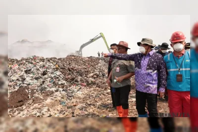 Kebakaran TPA Jatiwaringin Mulai Terkendali, BNPB Lanjutkan Operasi Water Bombing