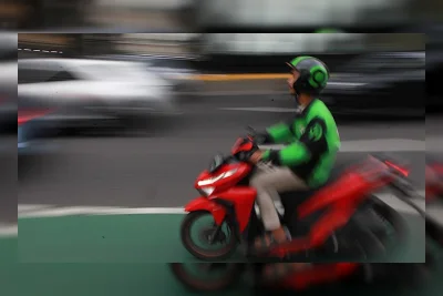 Driver Ojol Keluhkan Potongan Komisi 8% Tak Ubah Pendapatan