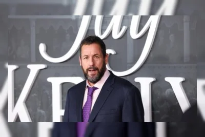 Adam Sandler Jadi Penghulu Pernikahan Taylor Swift dan Travis Kelce