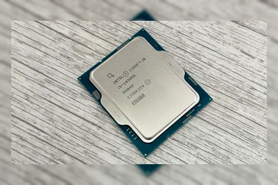 Intel Naikkan Harga Selektif untuk Prosesor Core Ultra Tertentu