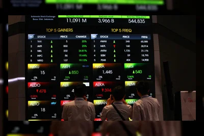 IHSG Ditutup Menguat 0,69%, Nilai Transaksi Hanya Rp9,5 Triliun