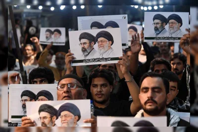 Pelayat Iran Serukan Balas Dendam ke Trump dalam Prosesi Pemakaman Khamenei