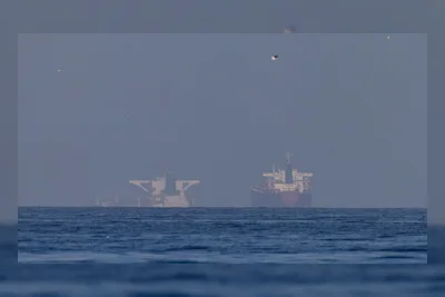 Rudal Iran Hantam Kapal di Hormuz, Uji Perjanjian Damai dengan AS