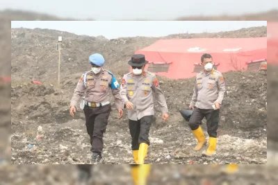 Kapolda Banten Pastikan Penanganan Kebakaran TPA Jatiwaringin Berjalan Terpadu